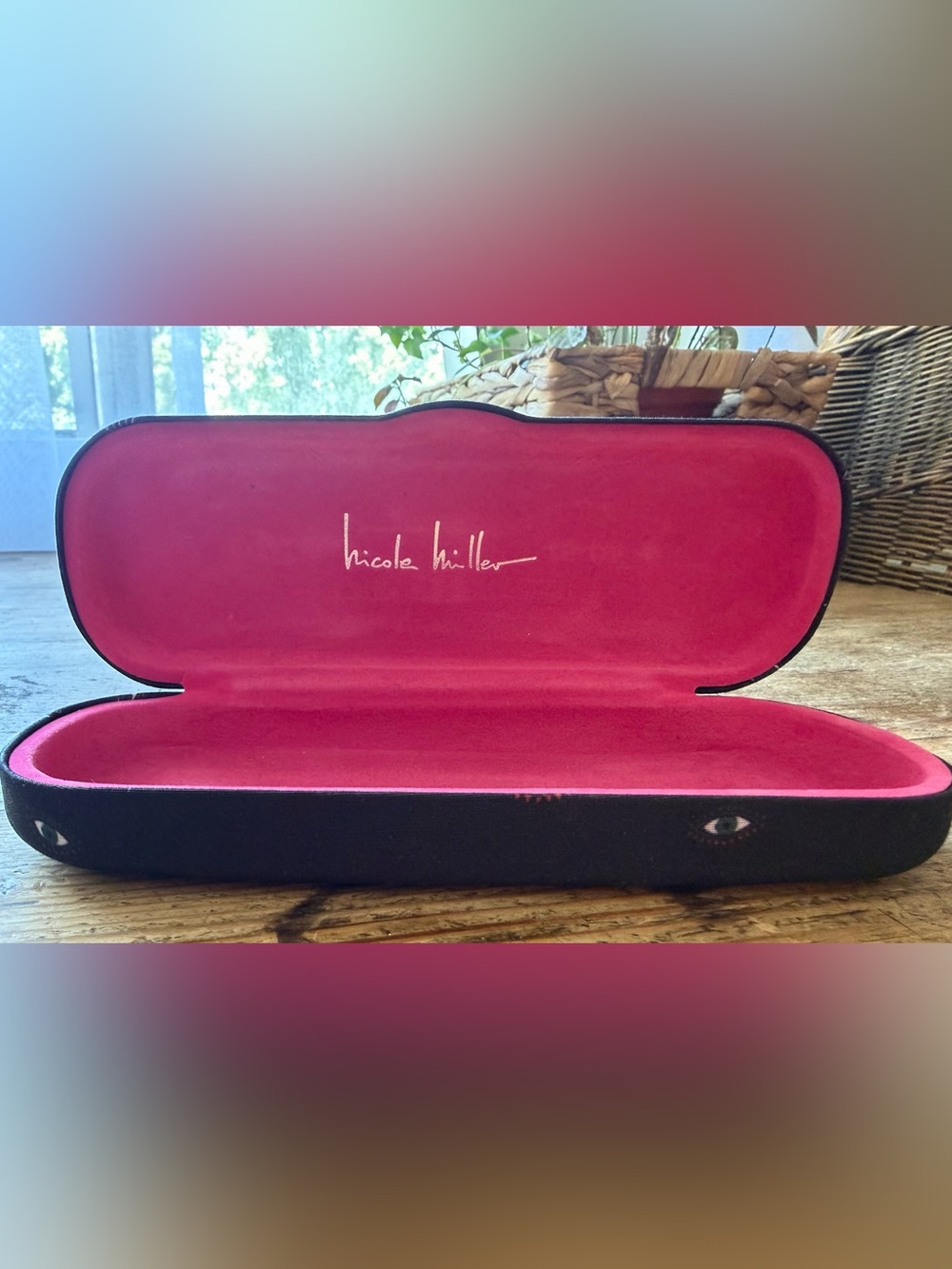 Nicole Miller hard eye glasses case with Multicolor Eye Print - Picture 3 of 5